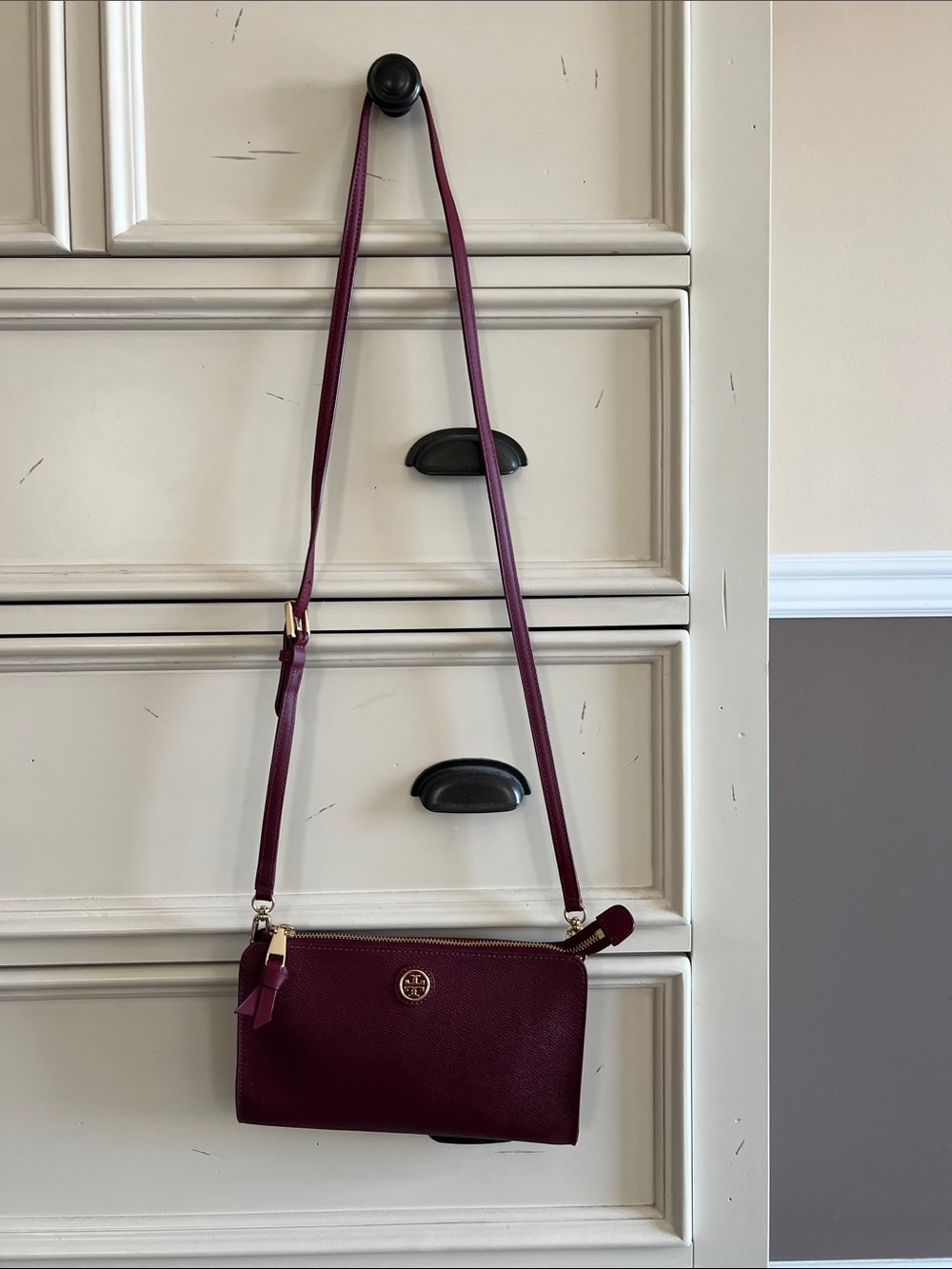 Tory Burch like new Burgundy Crossbody with Gold-Tone Logo